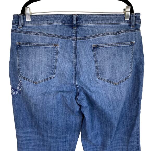 Talbots Sz 16 Flawless Girlfriend Cropped Jeans Floral Embroidered Medium Wash - Picture 9 of 16